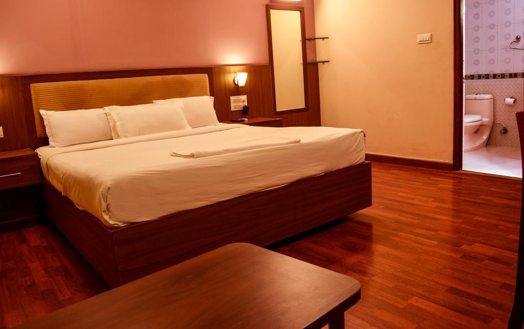 Serene Boutique Hotel Bangalore Exterior photo