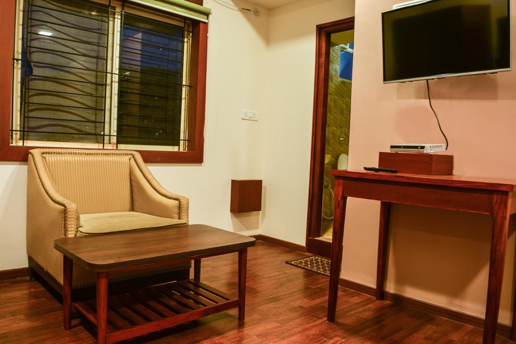 Serene Boutique Hotel Bangalore Exterior photo