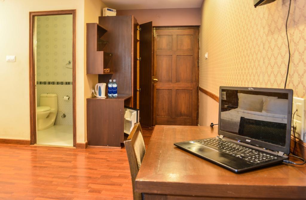 Serene Boutique Hotel Bangalore Exterior photo