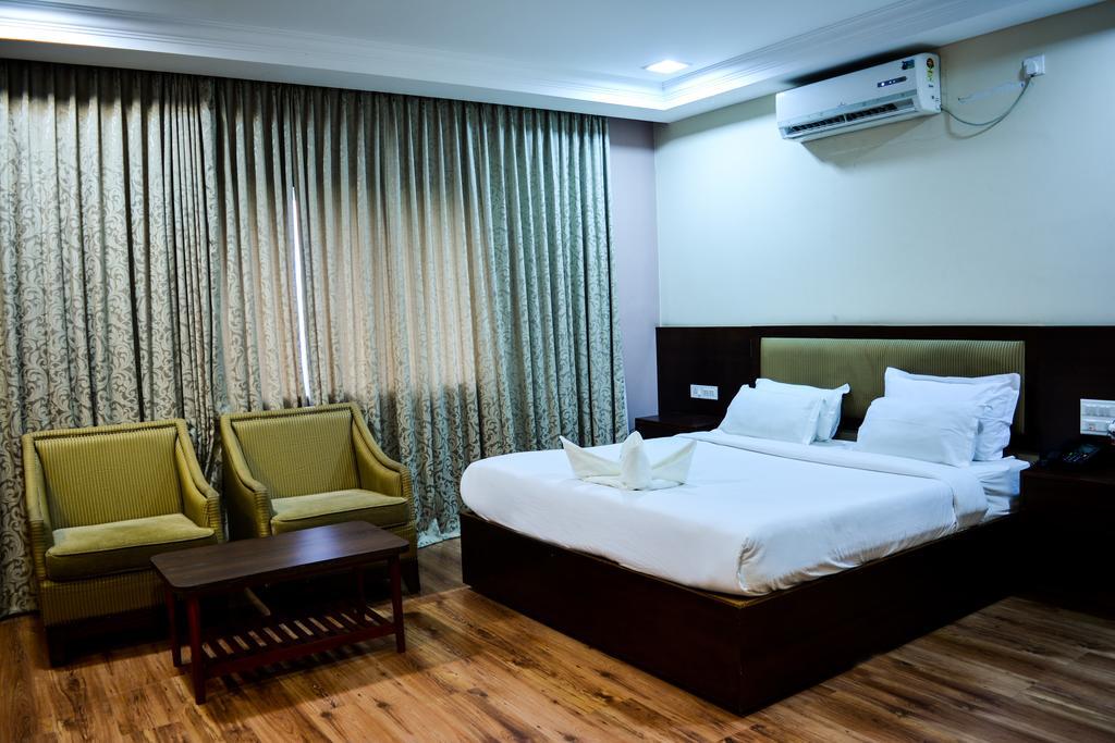 Serene Boutique Hotel Bangalore Exterior photo