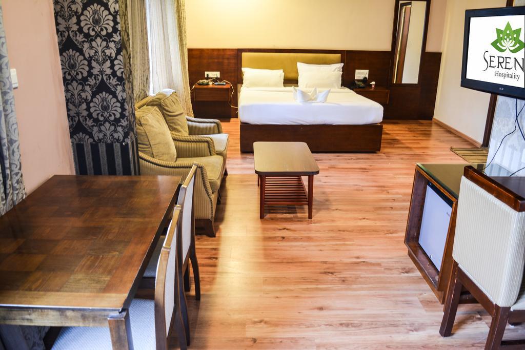 Serene Boutique Hotel Bangalore Exterior photo