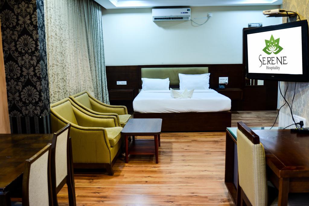 Serene Boutique Hotel Bangalore Exterior photo